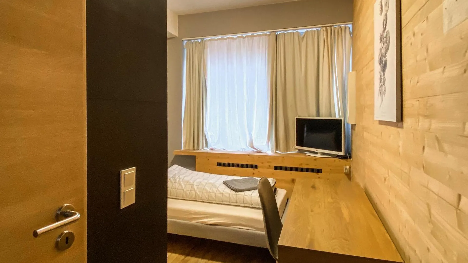 W&G Hotel Cologne 0*,